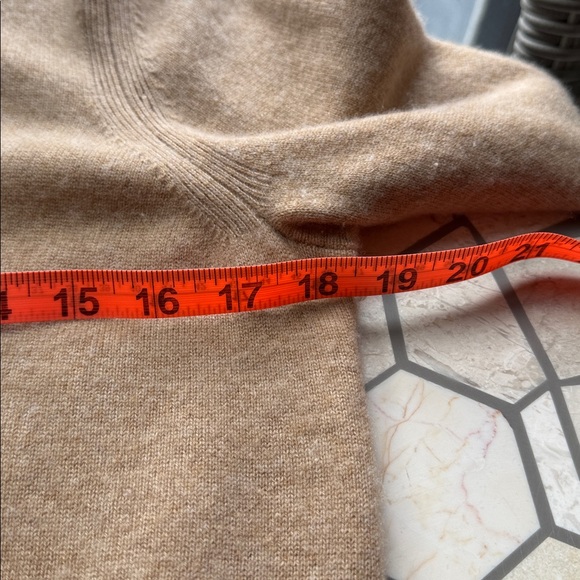 Lilly Pulitzer Noble Cashmere Cardigan ๐๐๏ธ - Picture 11 of 12